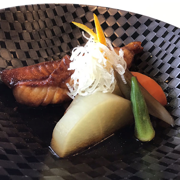 魚の煮付け 季節の野菜添え