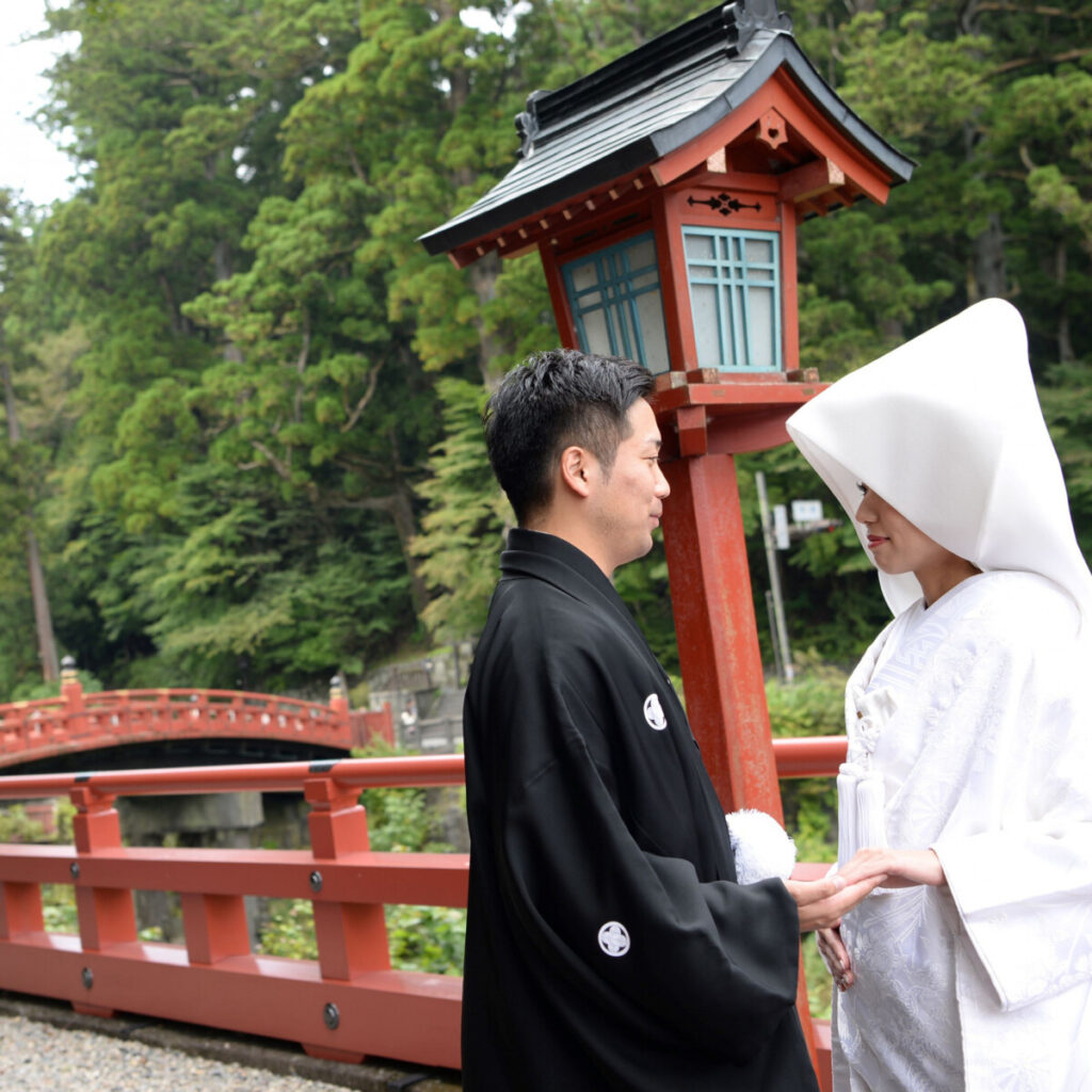 栃木県日光二社一寺で挙げる荘厳なる結婚式。国の重要文化財である「神橋」を渡ります。<br />
<br />
